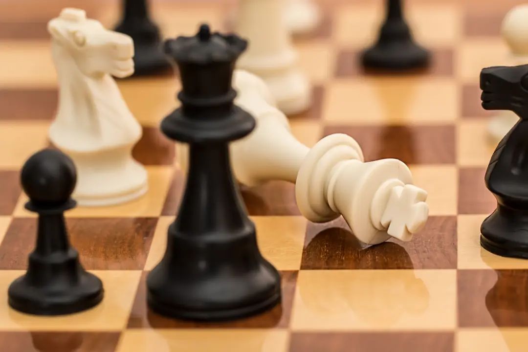 为什么越来越多的家长让孩子学国际象棋？其中到底有什么好处呢？